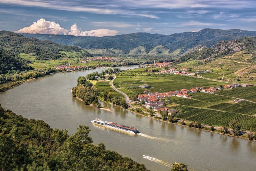 Croisière su le Danube, vallée de Wachau. extravagantni - iStockphoto.com