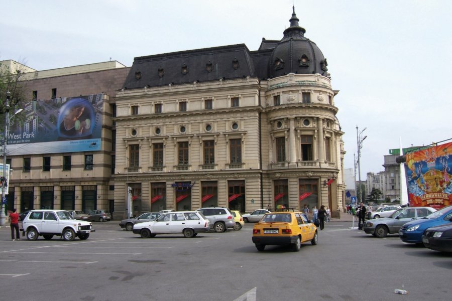 Immeuble de style parisien dans le centre-ville de Bucarest. Stéphan SZEREMETA