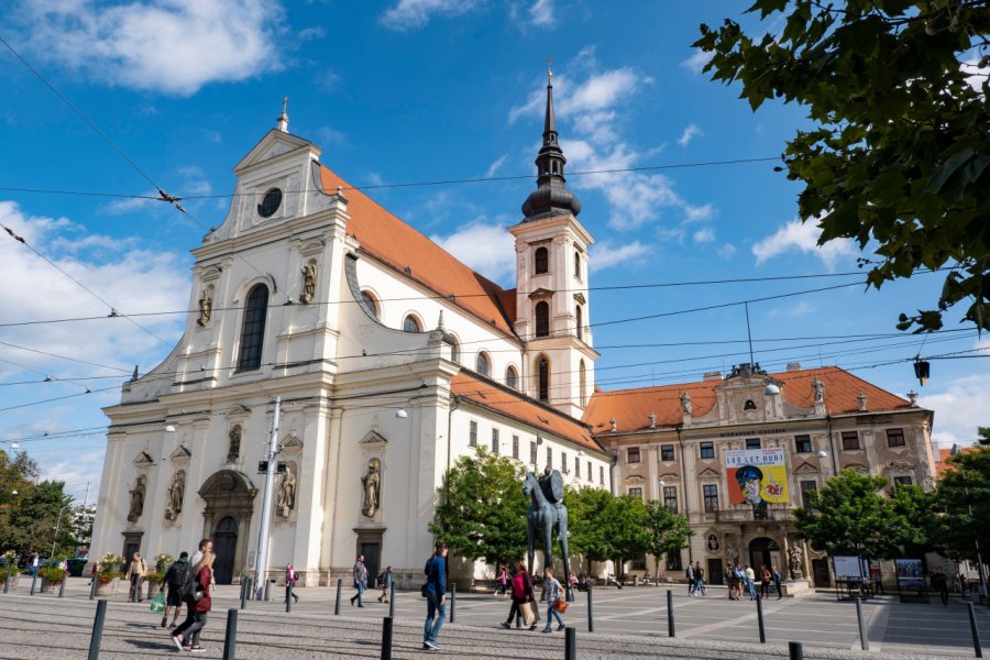 ÉGLISE SAINT-THOMAS (KOSTEL SV. TOMÁŠE)