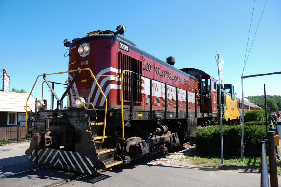 WINNIPESAUKEE SCENIC RAILROAD