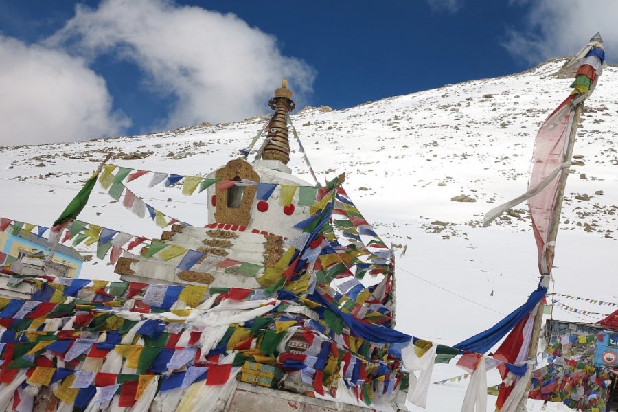Stupa au sommet du Chang La Pass. Grégory ANDRE