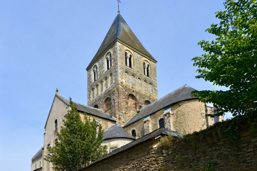 PRIEURÉ ET ÉGLISE SAINT-JEAN-BAPTISTE