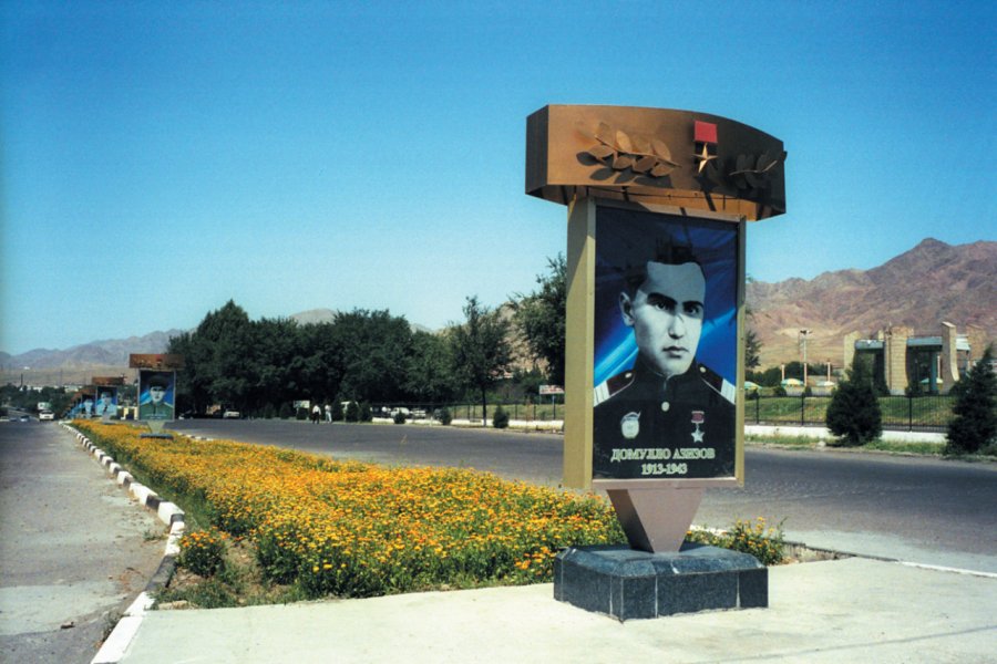 Tadjikistan, Khojand, mémorial de guerre. Sylvie FRANCOISE