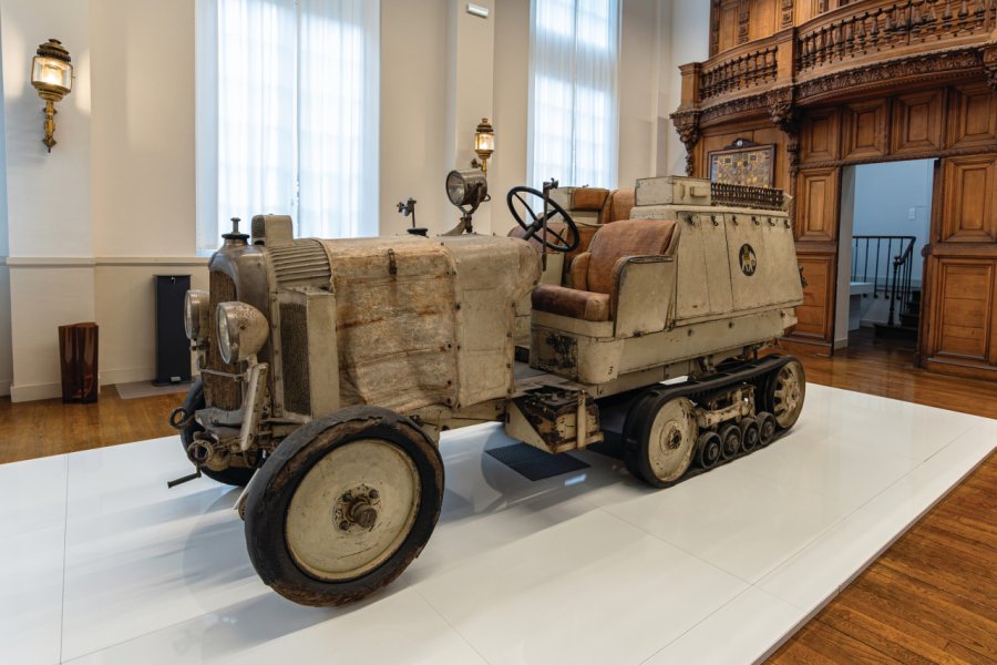 MUSÉE NATIONAL DE LA VOITURE ET DU TOURISME