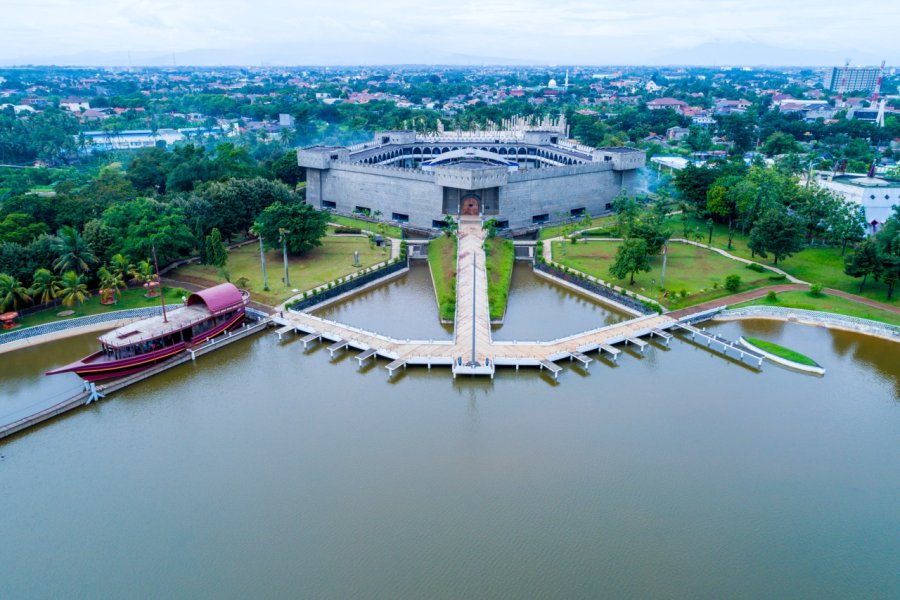 TAMAN MINI INDONESIA INDAH