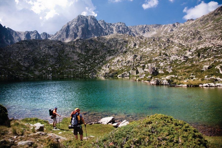 Lac de Pessons Ministère du tourisme du gouvernement d'Andorre / Andorra Tourisme