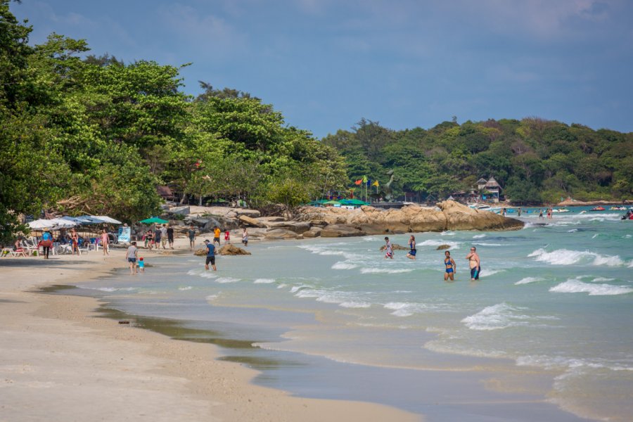 La plage d'Ao Phai à Koh Samet. LMspencer - Shutterstock.com