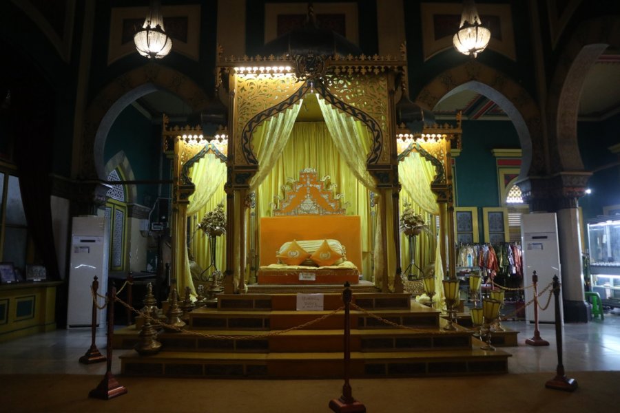 PALAIS DE LA LUNE DE MAI (MOONMAI PALACE)