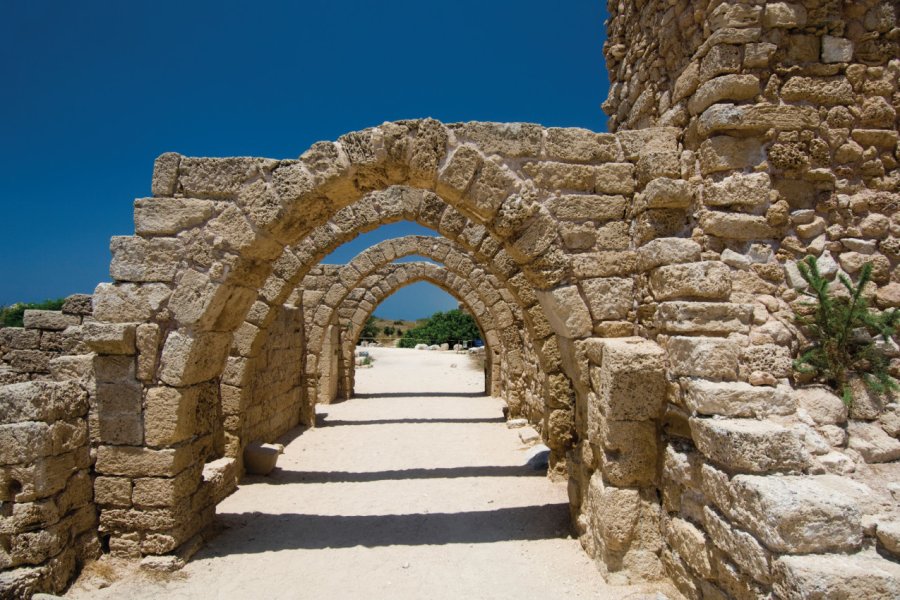 Le théâtre romain de Caesarea. Claudiad - iStokcphoto