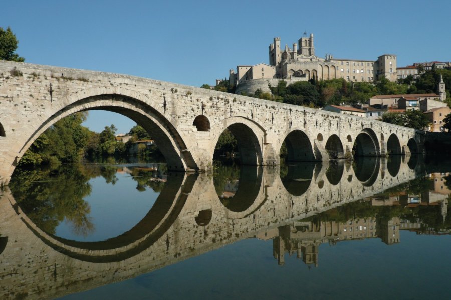 L'orb, le pont vieux et la cathédrale St Nazaire Stéphan SZEREMETA