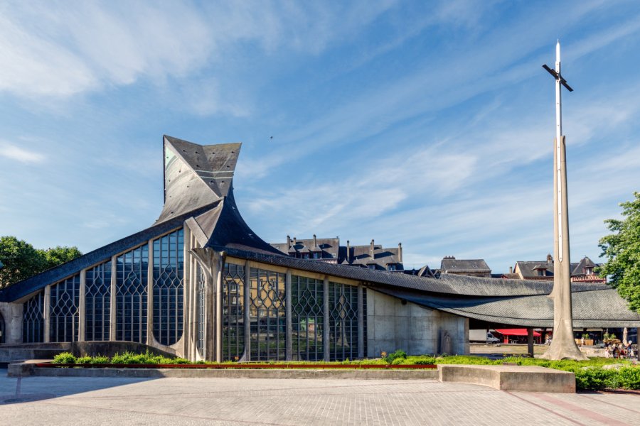 ÉGLISE SAINTE-JEANNE-D'ARC