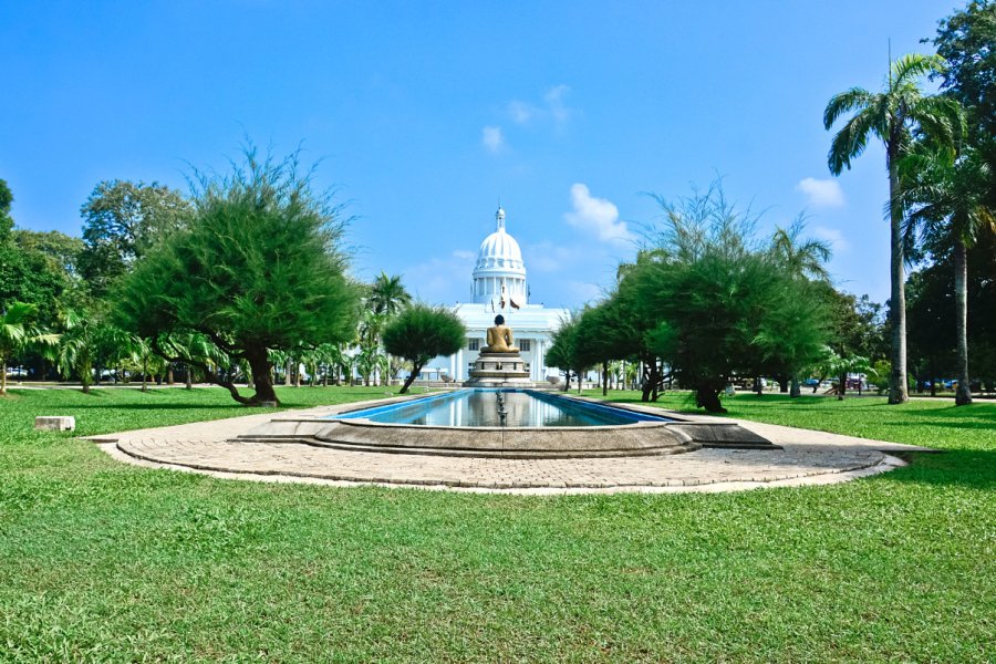 VIHARAMAHADEVI PARK (VICTORIA PARK)