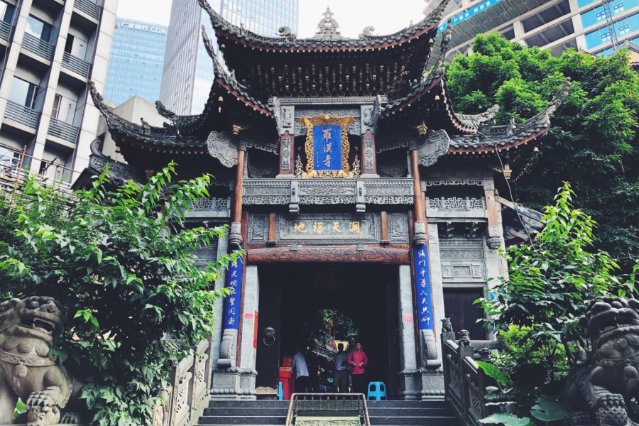 TEMPLE LUOHAN