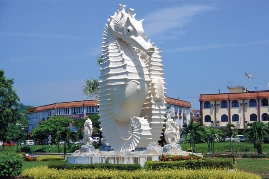 Statues d'hippocampes à Miri Sarawak Tourism Board