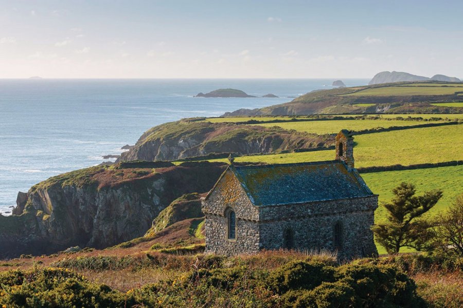 St Non's Chapel, près de St David's. Pembrokeshire Coast National Park Authority