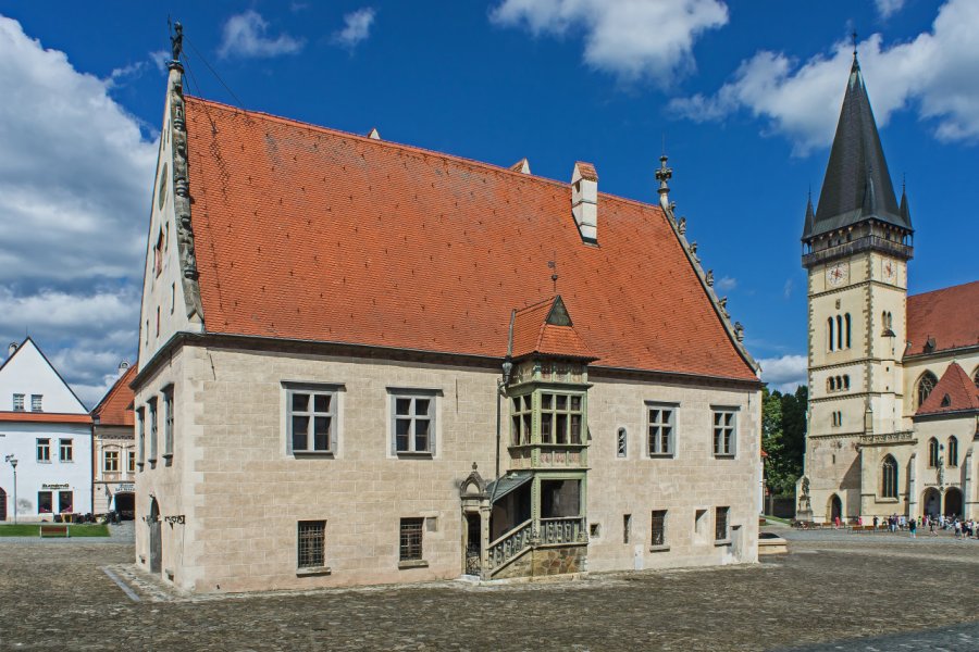 ANCIEN HÔTEL DE VILLE (MESTSKÁ RADNICA)