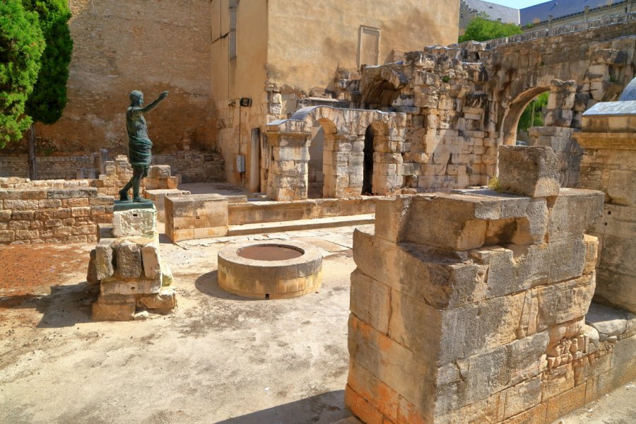 PORTE AUGUSTE