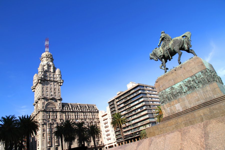 Plaza Independencia à Montevideo. Spectral-Design