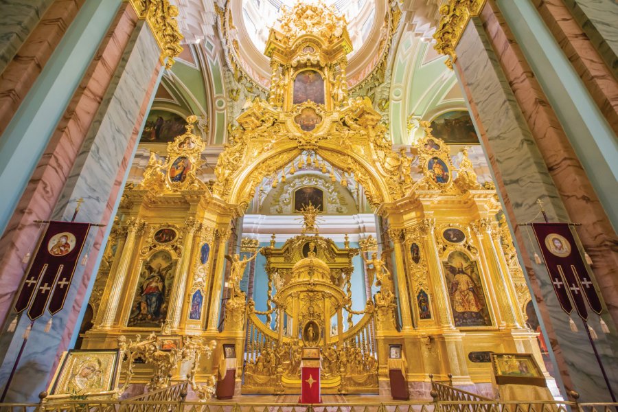 CATHÉDRALE SAINTS-PIERRE-ET-PAUL / TOMBEAUX DES ROMANOV