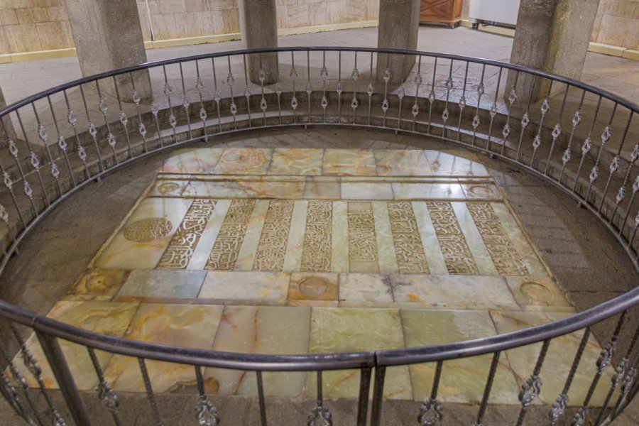 MAUSOLÉE D'AVICENNE (ARAMGAH-E BUALI SINA)