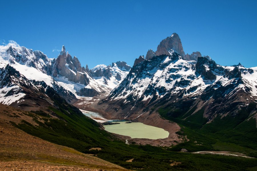 LAGUNA TORO Y TÚNEL GLACIAR