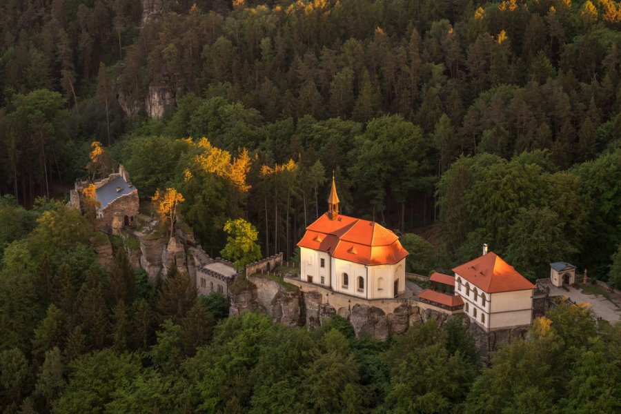 CHÂTEAU DE VALDŠTEJN (HRAD VALDŠTEJN)
