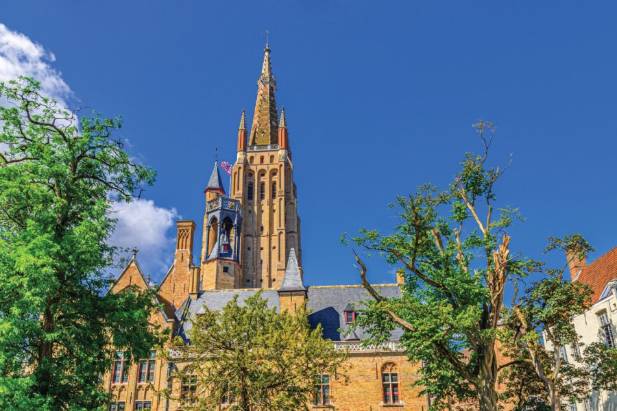 ÉGLISE NOTRE-DAME (ONZE-LIEVE-VROUWEKERK)