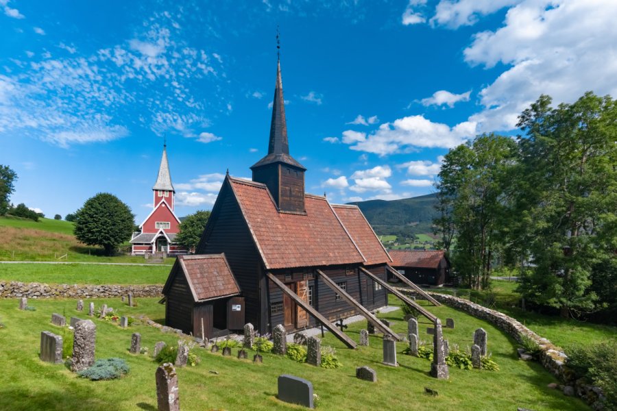 ÉGLISE EN BOIS DEBOUT (RØDVEN STAVKIRKE)