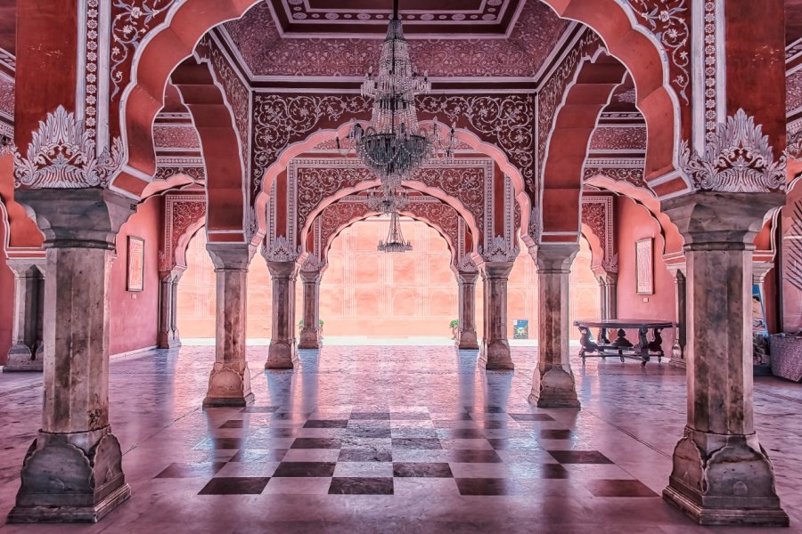 Intérieur du City Palace à Jaipur. manjik - Shutterstock.com