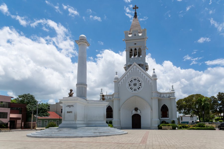 IGLESIA SAN PEDRO APÓSTOL