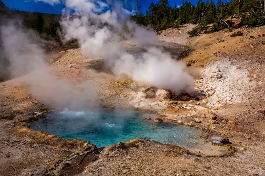 GIBBON GEYSER BASIN
