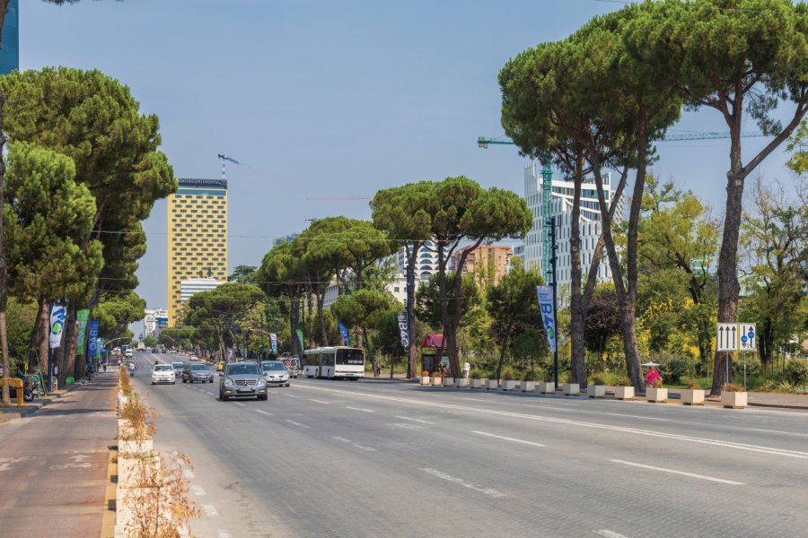 BOULEVARD DES MARTYRS-DE-LA-NATION
