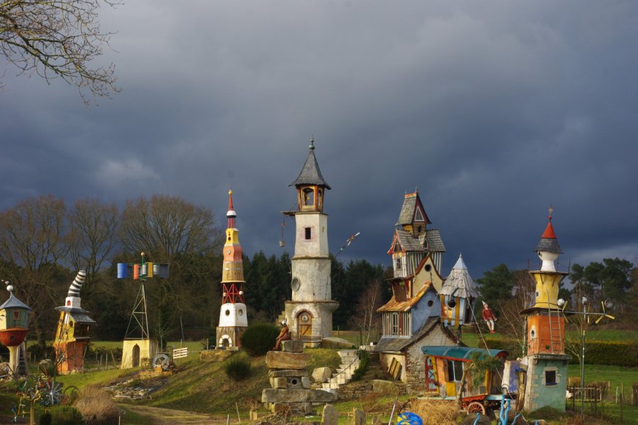 L'UNIVERS DU POÈTE FERRAILLEUR