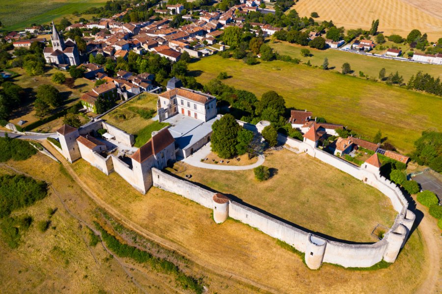 LES AMIS DU CHÂTEAU ET DU PATRIMOINE DE VILLEBOIS-LAVALETTE
