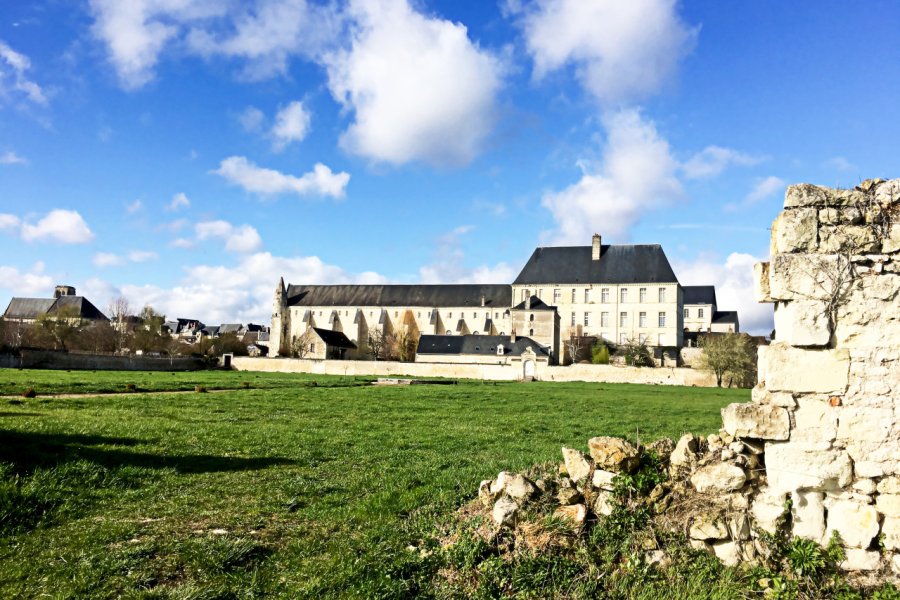 ABBAYE BÉNÉDICTINE DE BOURGUEIL