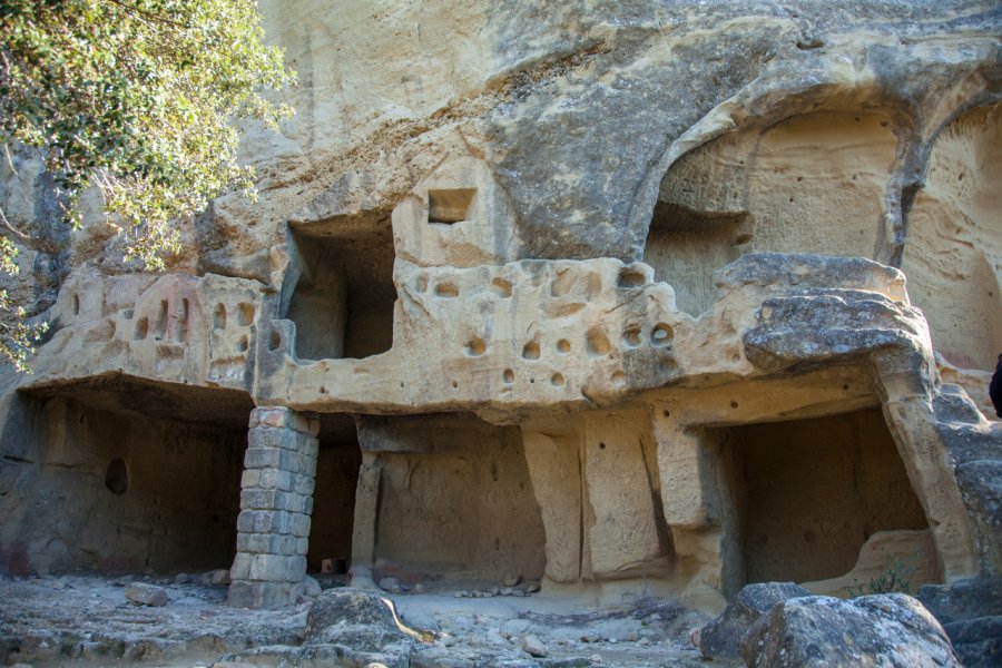 LES GROTTES DE CALÈS
