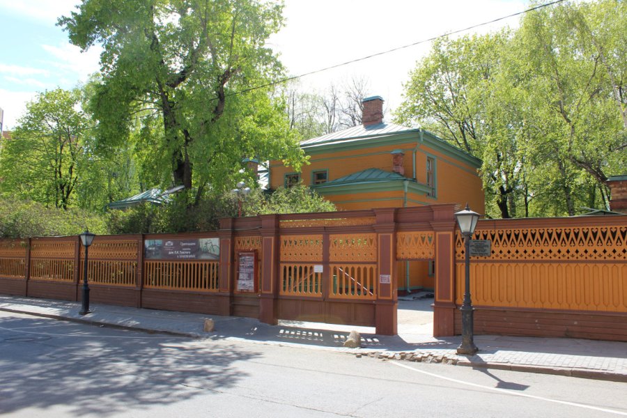 MAISON-MUSÉE DE LÉON TOLSTOÏ KHAMOVNIKI