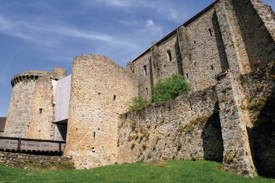 Château de la Madeleine PackShot - Fotolia