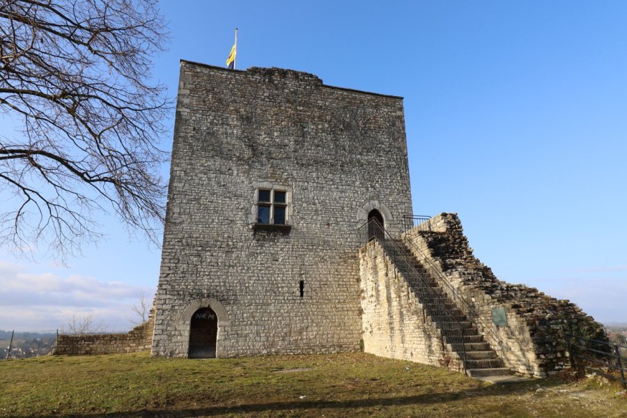 TOUR MÉDIEVALE