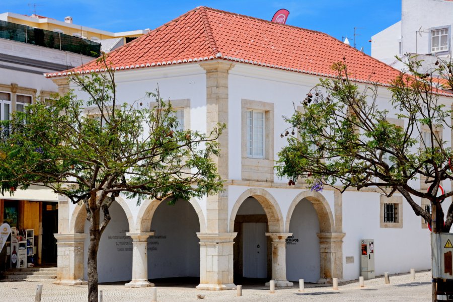 MARCHÉ DES ESCLAVES