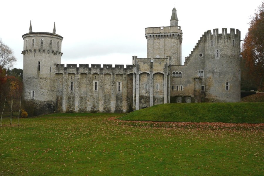 CHÂTEAU GUILLAUME