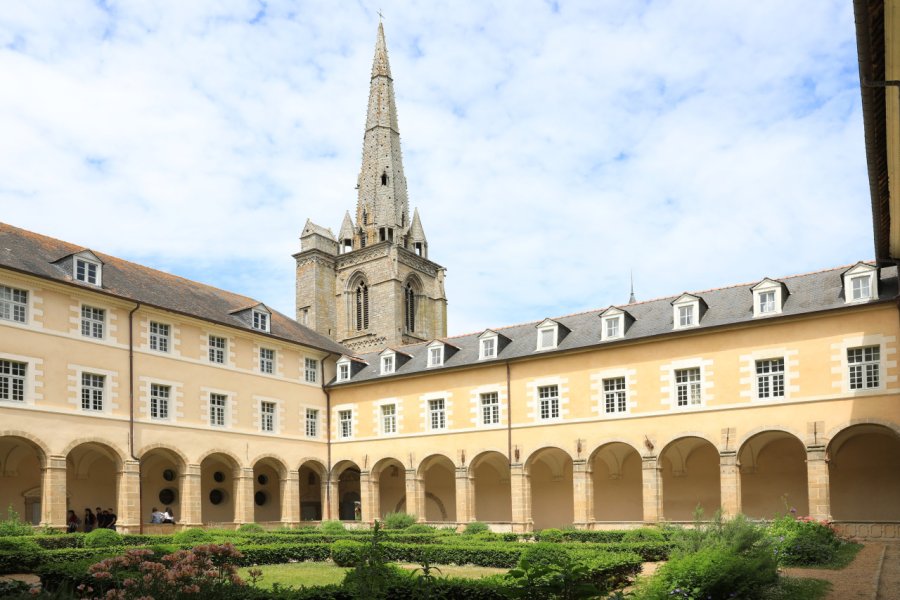 ABBAYE SAINT-SAUVEUR