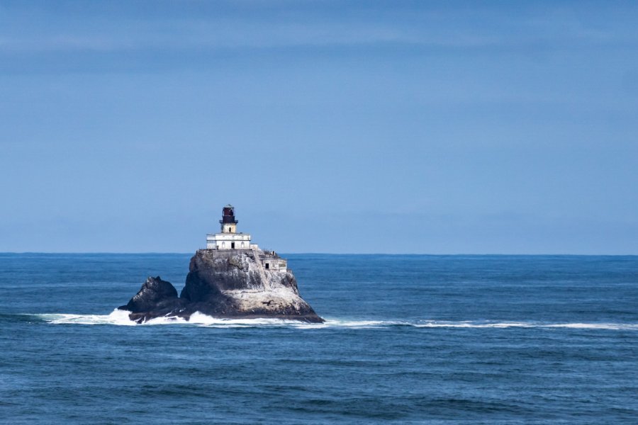 TILLAMOOK ROCK LIGHTHOUSE