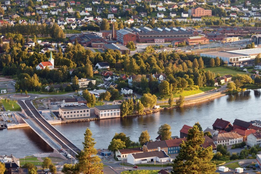 Vue aérienne de Drammen. Mrtekmekci - iStockphoto