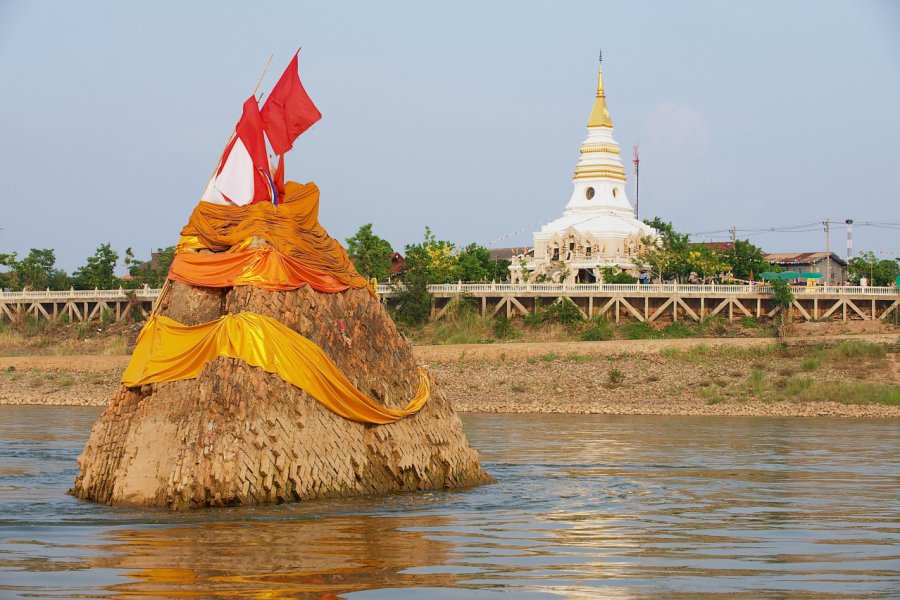 WAT PHRA THAT KLANG NAM (WAT PHRATHAT LANONG)