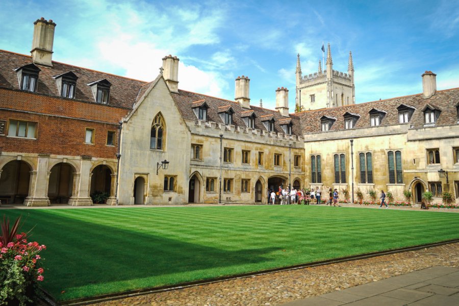 PEMBROKE COLLEGE