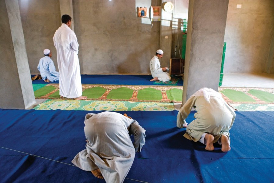 Grande prière du vendredi dans une petite mosquée. Sylvain GRANDADAM