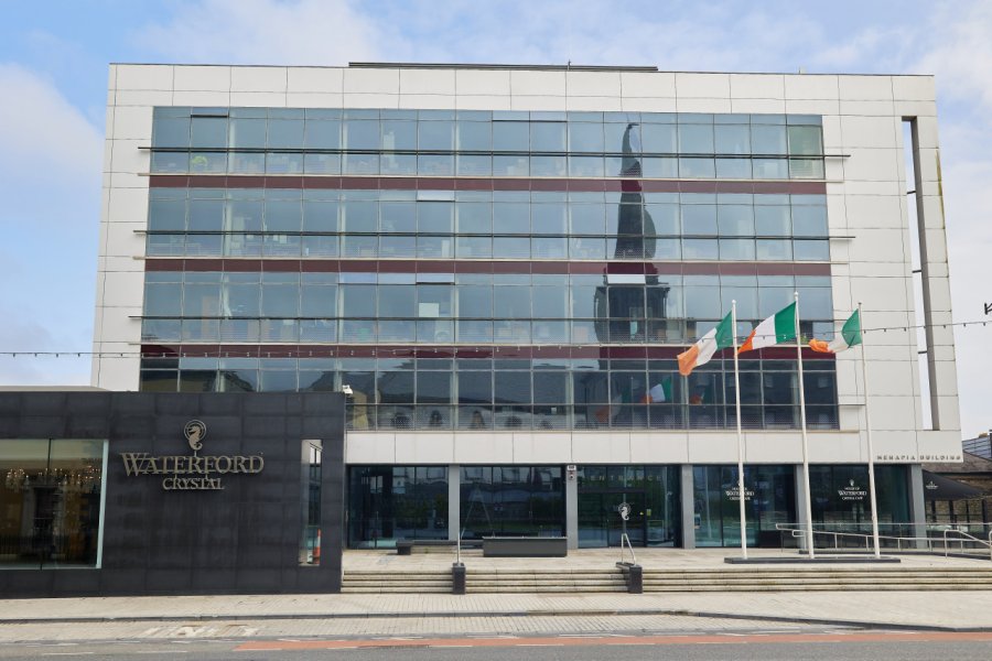 HOUSE OF WATERFORD CRYSTAL