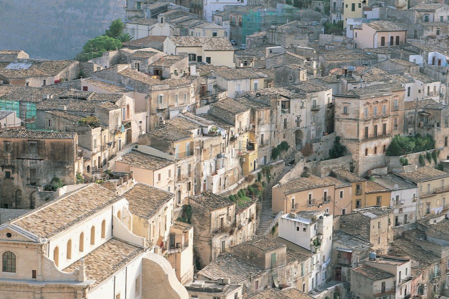 Ragusa Ibla, le coeur de la ville basse. Apollon - Iconotec