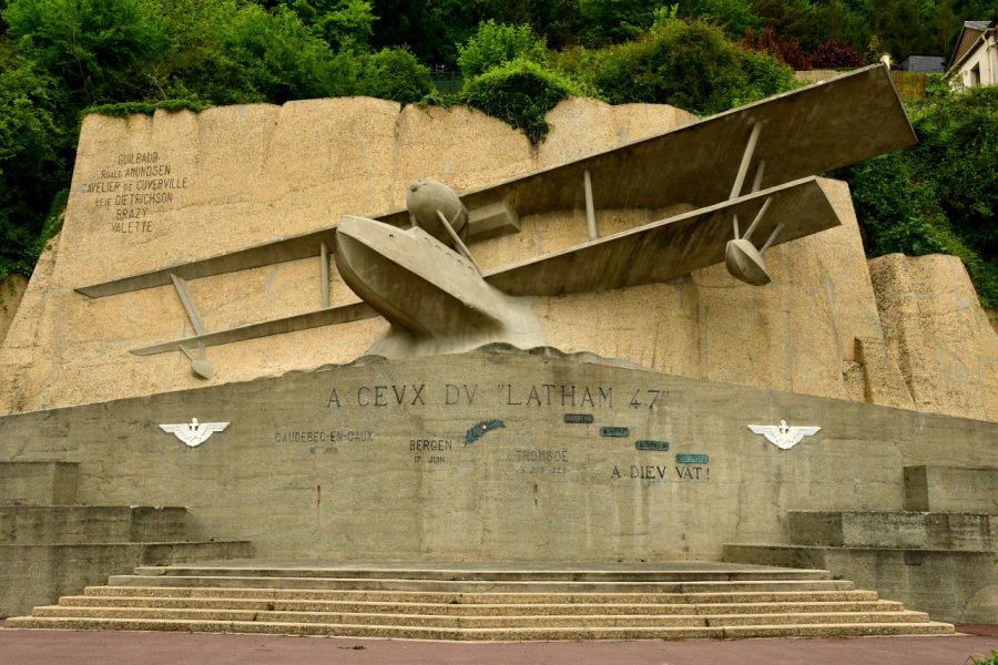 MONUMENT DU LATHAM 47